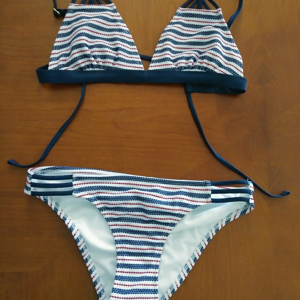 🔶3 for $20🔶 2 pc bikini